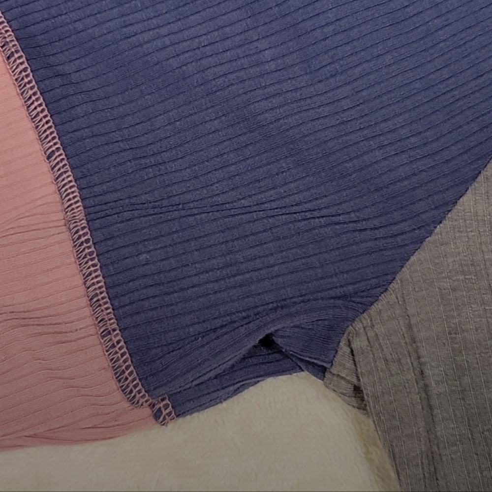Torrid ColorBlock Long Raglan Sleeves Ribbed Top Size 2 (18-20) - Picture 5 of 8